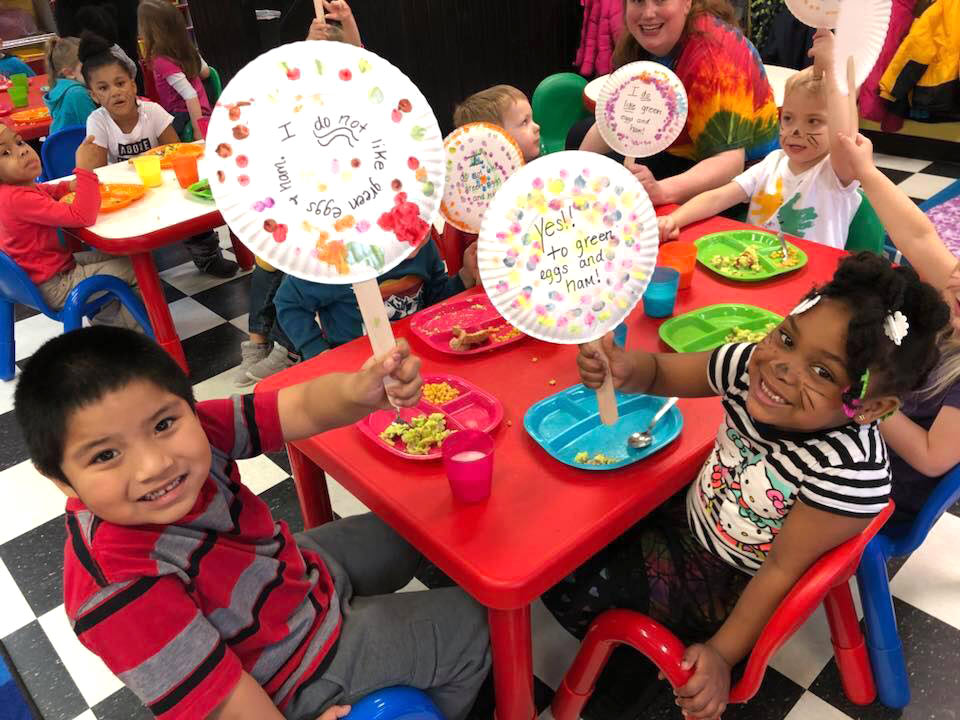 Kids eating lunch at Robin's Nest Learning Center in Marion, Illinois